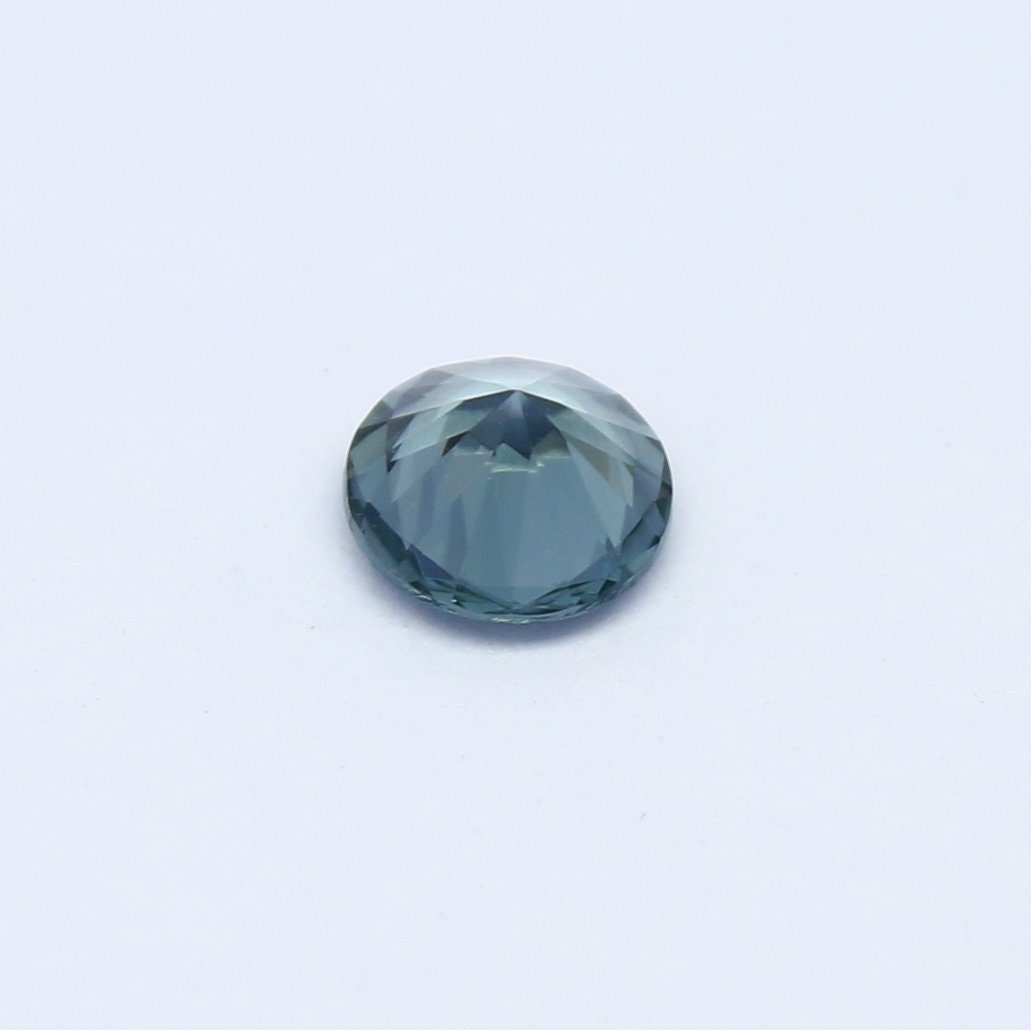 Natural Spinel Diamond Cut 0.51 Carat 5x5 MM Round Shape Faceted Gemstone