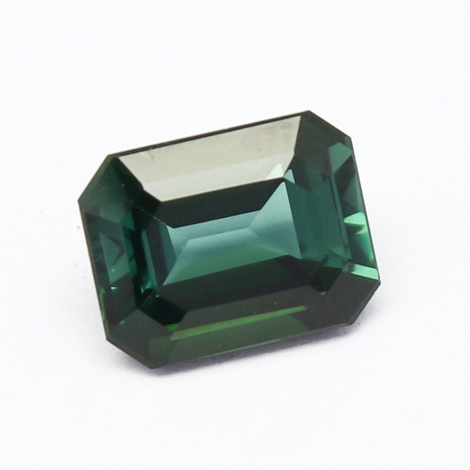 Natural green Tourmaline 2.47 Carat 9x7 MM Octagon Shape Faceted Gemstone