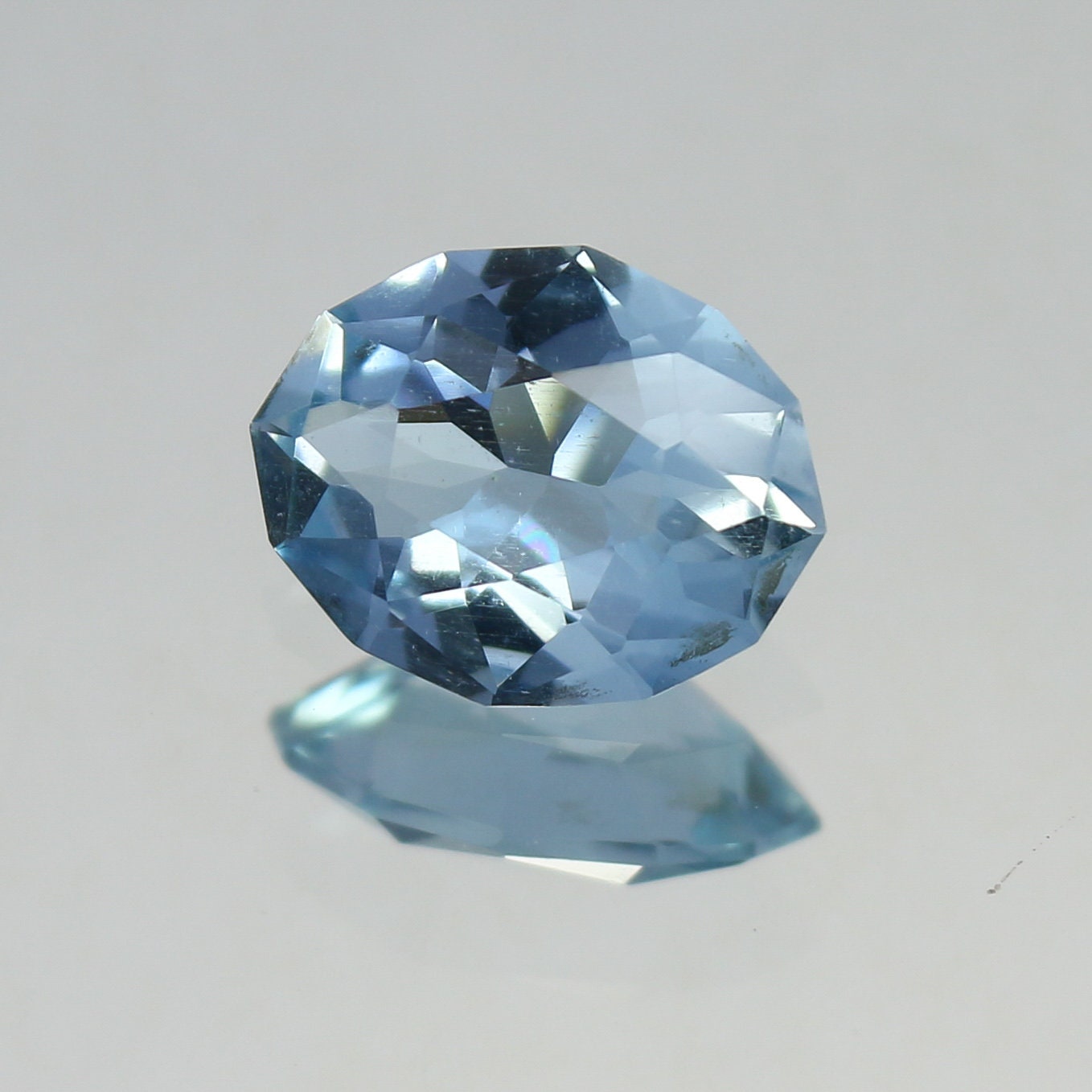 Natural Aquamarine 1.88 Carat 10.4x8.4 MM Fancy Shape Faceted Gemstone